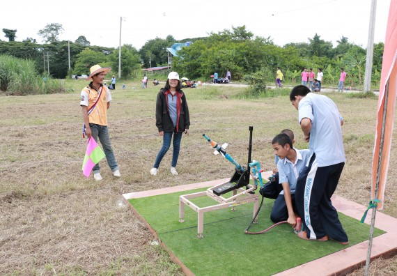 ภาพกิจกรรม การแข่งขันจรวดขวดน้ำ มัธยมศึกษาปีที่ 1-3 ประจำปี 2561