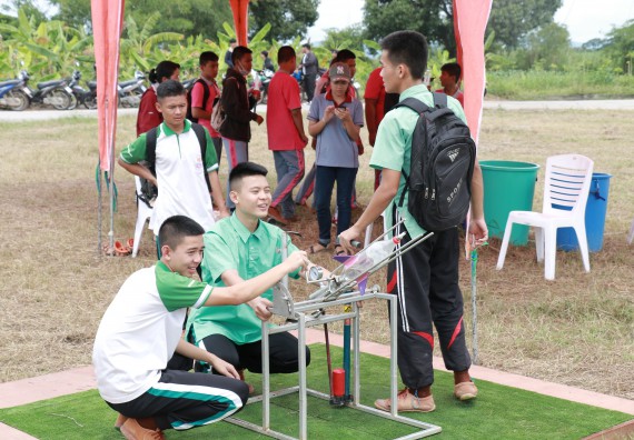 ภาพกิจกรรม การแข่งขันจรวดขวดน้ำ มัธยมศึกษาปีที่ 1-3 ประจำปี 2561