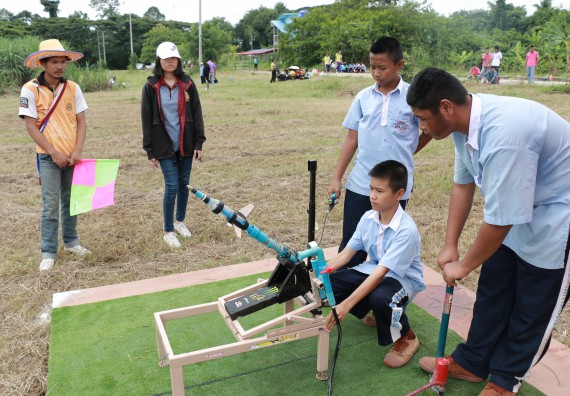 ภาพกิจกรรม การแข่งขันจรวดขวดน้ำ มัธยมศึกษาปีที่ 1-3 ประจำปี 2561