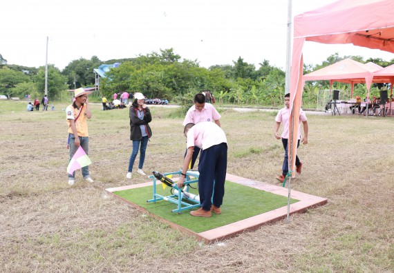 ภาพกิจกรรม การแข่งขันจรวดขวดน้ำ มัธยมศึกษาปีที่ 1-3 ประจำปี 2561