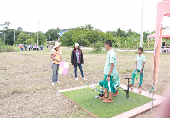 ภาพกิจกรรม การแข่งขันจรวดขวดน้ำ มัธยมศึกษาปีที่ 1-3 ประจำปี 2561