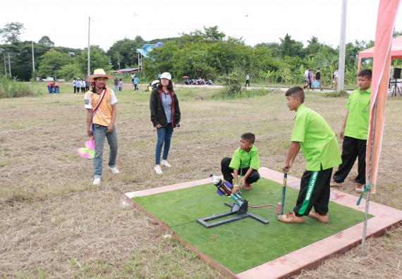 ภาพกิจกรรม การแข่งขันจรวดขวดน้ำ มัธยมศึกษาปีที่ 1-3 ประจำปี 2561