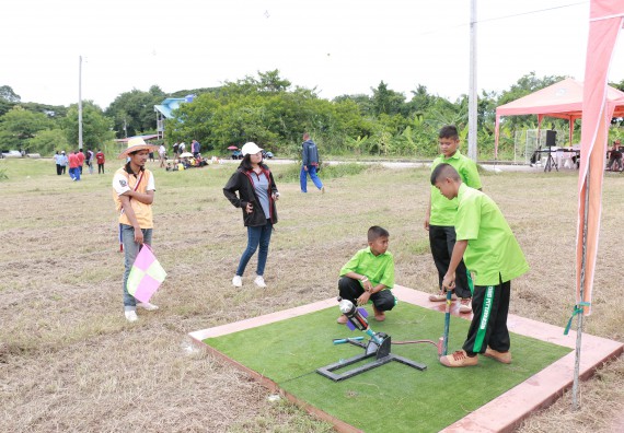 ภาพกิจกรรม การแข่งขันจรวดขวดน้ำ มัธยมศึกษาปีที่ 1-3 ประจำปี 2561