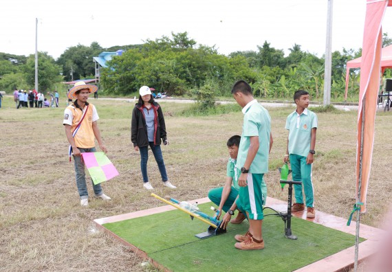 ภาพกิจกรรม การแข่งขันจรวดขวดน้ำ มัธยมศึกษาปีที่ 1-3 ประจำปี 2561