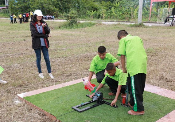 ภาพกิจกรรม การแข่งขันจรวดขวดน้ำ มัธยมศึกษาปีที่ 1-3 ประจำปี 2561