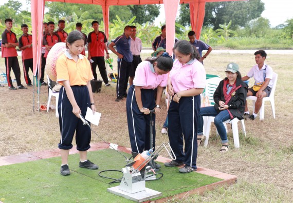 ภาพกิจกรรม การแข่งขันจรวดขวดน้ำ มัธยมศึกษาปีที่ 4-6 ประจำปี 2561