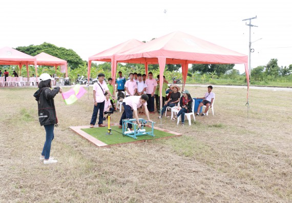 ภาพกิจกรรม การแข่งขันจรวดขวดน้ำ มัธยมศึกษาปีที่ 4-6 ประจำปี 2561