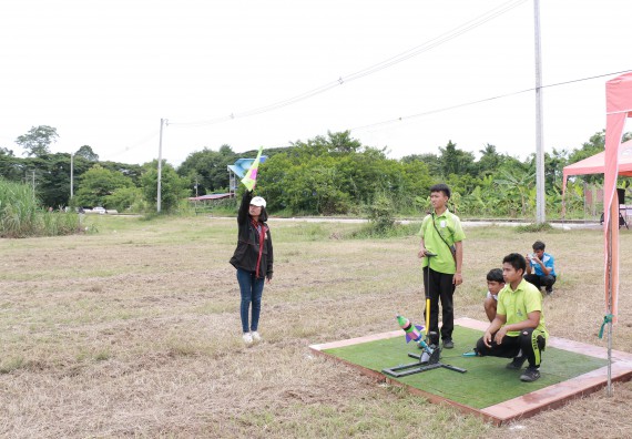 ภาพกิจกรรม การแข่งขันจรวดขวดน้ำ มัธยมศึกษาปีที่ 4-6 ประจำปี 2561