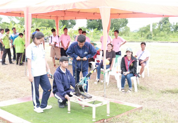 ภาพกิจกรรม การแข่งขันจรวดขวดน้ำ มัธยมศึกษาปีที่ 4-6 ประจำปี 2561