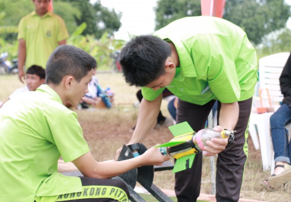 ภาพกิจกรรม การแข่งขันจรวดขวดน้ำ มัธยมศึกษาปีที่ 4-6 ประจำปี 2561