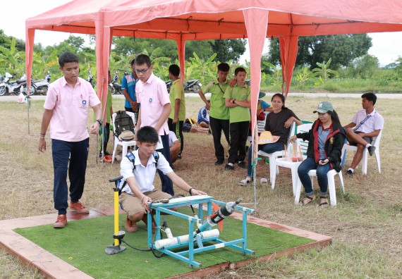 ภาพกิจกรรม การแข่งขันจรวดขวดน้ำ มัธยมศึกษาปีที่ 4-6 ประจำปี 2561