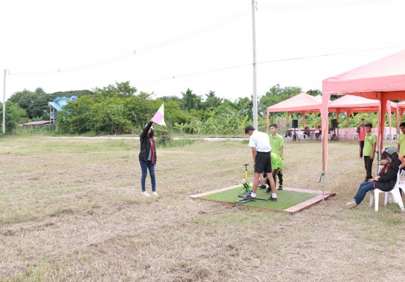 ภาพกิจกรรม การแข่งขันจรวดขวดน้ำ มัธยมศึกษาปีที่ 4-6 ประจำปี 2561