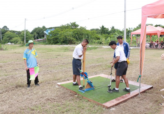 ภาพกิจกรรม การแข่งขันจรวดขวดน้ำ มัธยมศึกษาปีที่ 4-6 ประจำปี 2561