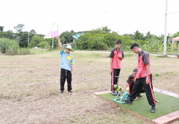 ภาพกิจกรรม การแข่งขันจรวดขวดน้ำ มัธยมศึกษาปีที่ 4-6 ประจำปี 2561