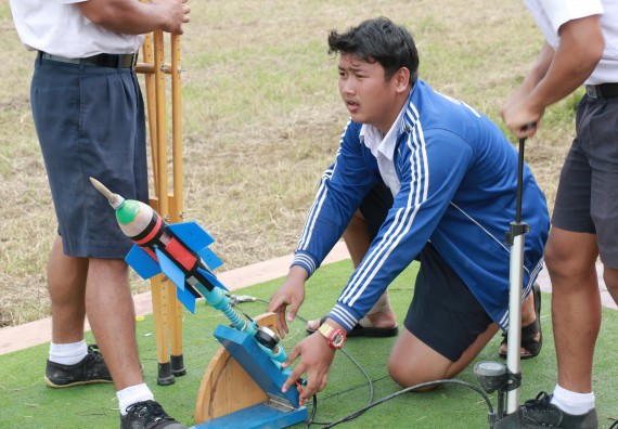 ภาพกิจกรรม การแข่งขันจรวดขวดน้ำ มัธยมศึกษาปีที่ 4-6 ประจำปี 2561