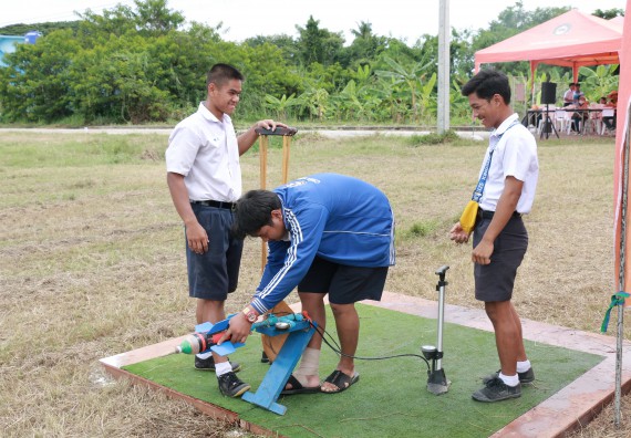 ภาพกิจกรรม การแข่งขันจรวดขวดน้ำ มัธยมศึกษาปีที่ 4-6 ประจำปี 2561