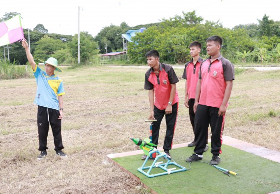 ภาพกิจกรรม การแข่งขันจรวดขวดน้ำ มัธยมศึกษาปีที่ 4-6 ประจำปี 2561