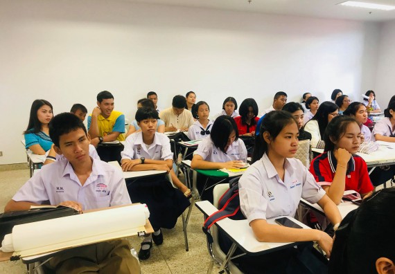 ภาพกิจกรรม การแข่งขันการพูดทางวิทยาศาสตร์ มัธยมศึกษาปีที่ 1-3 ประจำปี 2561