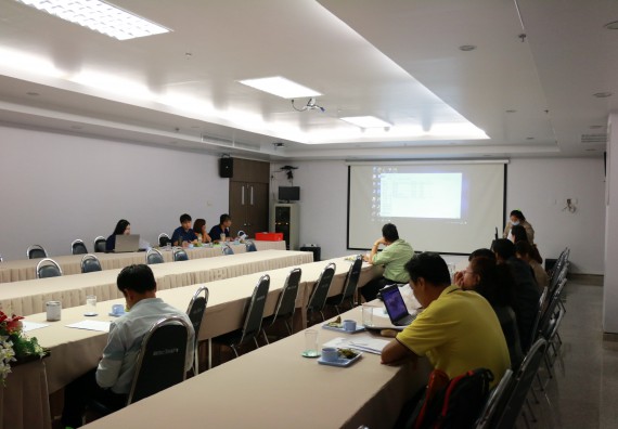 ภาพกิจกรรม คณะวิทยาศาสตร์และเทคโนโลยี จัดอบรมเชิงปฏิบัติการเรื่องการพัฒนาบุคลากรเข้าสู่ตำแหน่งทางวิชาการ และอบรมทักษะภาษาอังกฤษให้กับบุคลากรสายสอนและสายสนับสนุน