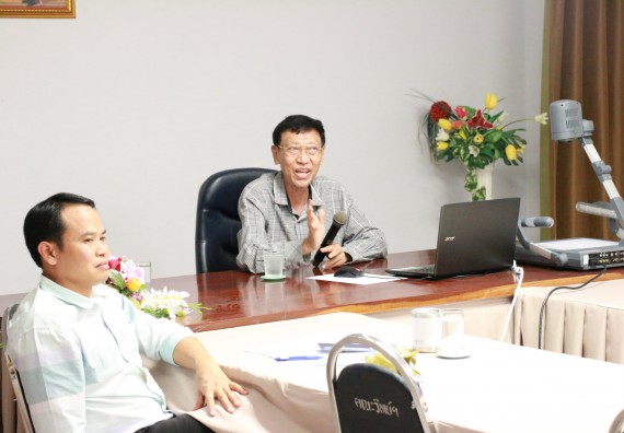 ภาพกิจกรรม คณะวิทยาศาสตร์และเทคโนโลยี จัดอบรมเชิงปฏิบัติการเรื่องการพัฒนาบุคลากรเข้าสู่ตำแหน่งทางวิชาการ และอบรมทักษะภาษาอังกฤษให้กับบุคลากรสายสอนและสายสนับสนุน