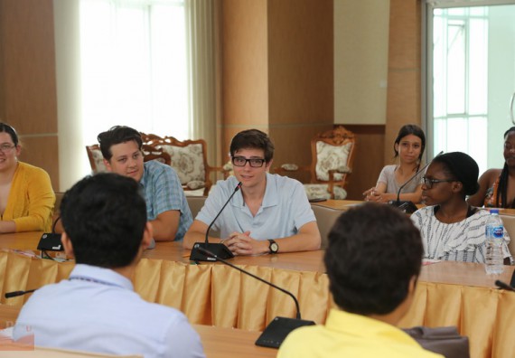 ภาพกิจกรรม โปรแกรมวิชาคณิตศาสตร์ จัดกิจกรรมสัมมนาวิชาการด้านวิชาคณิตศาสตร์และงานวิจัยโดยอาจารย์ต่างประเทศ