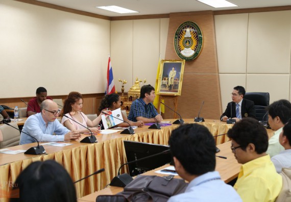 ภาพกิจกรรม โปรแกรมวิชาคณิตศาสตร์ จัดกิจกรรมสัมมนาวิชาการด้านวิชาคณิตศาสตร์และงานวิจัยโดยอาจารย์ต่างประเทศ