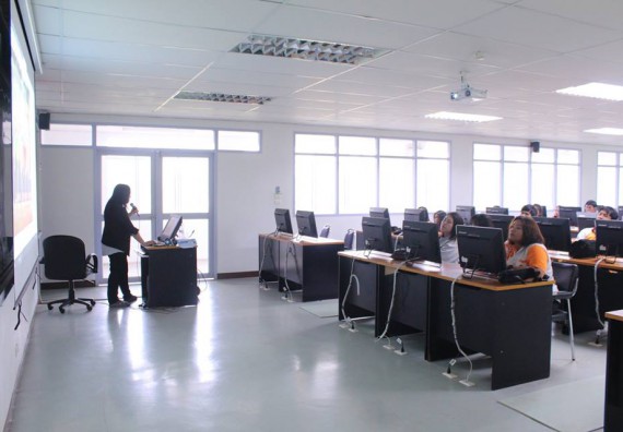 ภาพกิจกรรม โปรแกรมวิชาวิทยาการคอมพิวเตอร์ จัดกิจกรรมอบรมเชิงปฏิบัติการ InfoGraphic