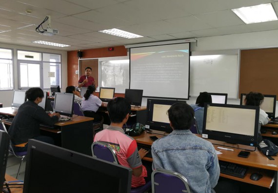 ภาพกิจกรรม โปรแกรมวิชาวิทยาการคอมพิวเตอร์ จัดอบรมเชิงปฏิบัติการ Mobile Application ภายใต้โครงการส่งเสริมคุณลักษณะ