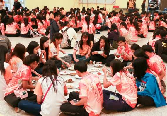 ภาพกิจกรรม สโมสรนักศึกษาคณะวิทยาศาสตร์และเทคโนโลยี จัดกิจกรรมทำบุญคณะวิทยาศาสตร์และเทคโนโลยี ประจำปี 2561