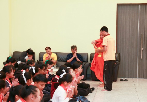 ภาพกิจกรรม สโมสรนักศึกษาคณะวิทยาศาสตร์และเทคโนโลยี จัดกิจกรรมทำบุญคณะวิทยาศาสตร์และเทคโนโลยี ประจำปี 2561