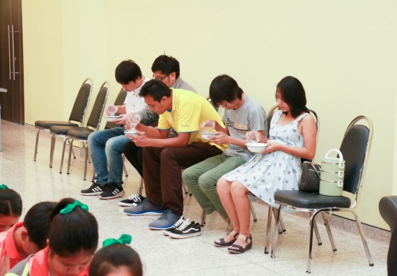 ภาพกิจกรรม สโมสรนักศึกษาคณะวิทยาศาสตร์และเทคโนโลยี จัดกิจกรรมทำบุญคณะวิทยาศาสตร์และเทคโนโลยี ประจำปี 2561