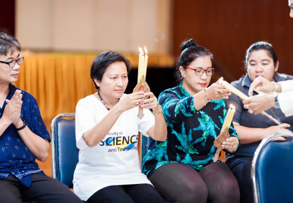 ภาพกิจกรรม สโมสรนักศึกษาคณะวิทยาศาสตร์และเทคโนโลยี จัด กิจกรรมบายศรีสู่ขวัญคณะวิทยาศาสตร์และเทคโนโลยี ประจำปี 2561