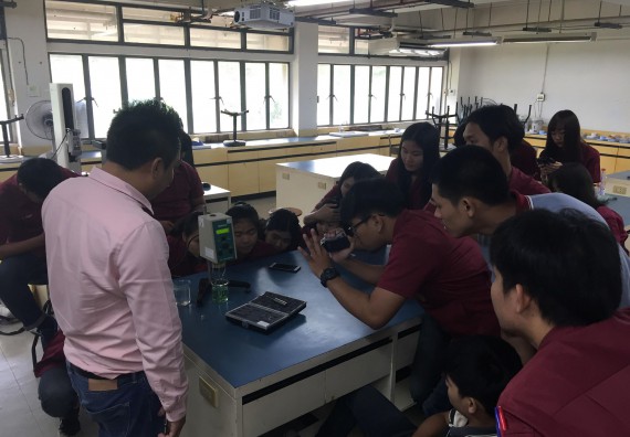 ภาพกิจกรรม โปรแกรมวิชาฟิสิกส์ จัดอบรมเชิงปฏิบัติการ เรื่อง การใช้เครื่องมือเพื่อการวิจัยทางฟิสิกส์
