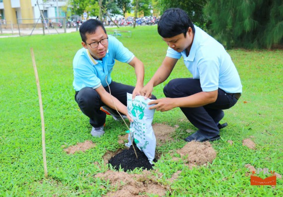 ภาพกิจกรรม คณะวิทยาศาสตร์และเทคโนโลยี เข้าร่วมโครงการ “ปลูกป่าเฉลิมพระเกียรติแม่ของแผ่นดิน”