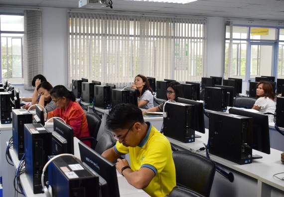 ภาพกิจกรรม คณะวิทยาศาสตร์และเทคโนโลยี เข้าร่วมโครงการอบรมหลักการเขียนภาษาอังกฤษเบื้องต้น