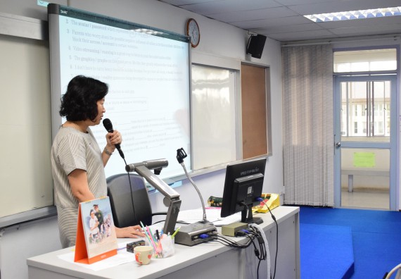 ภาพกิจกรรม คณะวิทยาศาสตร์และเทคโนโลยี เข้าร่วมโครงการอบรมหลักการเขียนภาษาอังกฤษเบื้องต้น