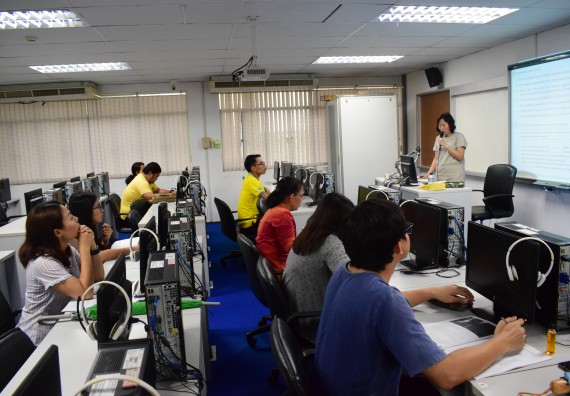 ภาพกิจกรรม คณะวิทยาศาสตร์และเทคโนโลยี เข้าร่วมโครงการอบรมหลักการเขียนภาษาอังกฤษเบื้องต้น