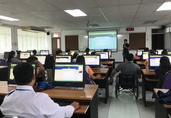 ภาพกิจกรรม นักศึกษาคณะวิทยาศาสตร์และเทคโนโลยี เข้าร่วมโครงการอบรมพัฒนาทักษะด้าน ICT Thailand 4.0 และกิจกรรมอบรมเชิงปฏิบัติการด้าน ICT Thailand 4.0 หลักสูตรฝึกอบรม Google Forms และ Google Sheets