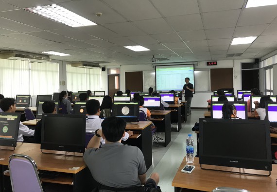 ภาพกิจกรรม นักศึกษาคณะวิทยาศาสตร์และเทคโนโลยี เข้าร่วมโครงการอบรมพัฒนาทักษะด้าน ICT Thailand 4.0 และกิจกรรมอบรมเชิงปฏิบัติการด้าน ICT Thailand 4.0 หลักสูตรฝึกอบรม Google Forms และ Google Sheets