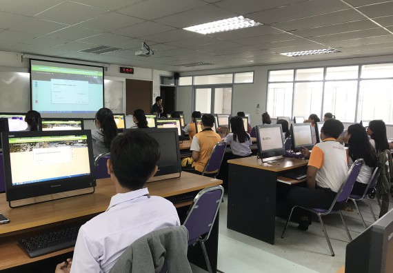 ภาพกิจกรรม นักศึกษาคณะวิทยาศาสตร์และเทคโนโลยี เข้าร่วมโครงการอบรมพัฒนาทักษะด้าน ICT Thailand 4.0 และกิจกรรมอบรมเชิงปฏิบัติการด้าน ICT Thailand 4.0 หลักสูตรฝึกอบรม Google Forms และ Google Sheets