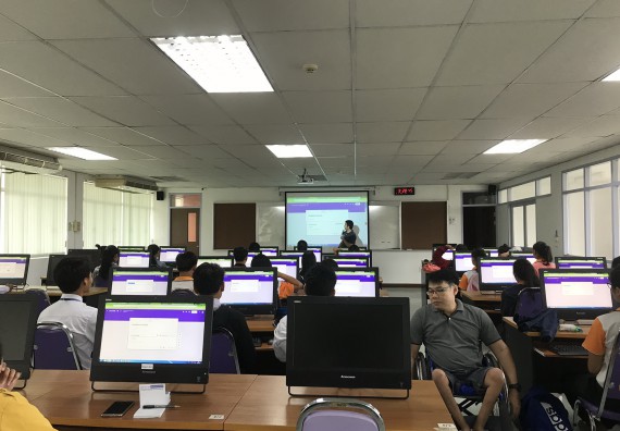 ภาพกิจกรรม นักศึกษาคณะวิทยาศาสตร์และเทคโนโลยี เข้าร่วมโครงการอบรมพัฒนาทักษะด้าน ICT Thailand 4.0 และกิจกรรมอบรมเชิงปฏิบัติการด้าน ICT Thailand 4.0 หลักสูตรฝึกอบรม Google Forms และ Google Sheets