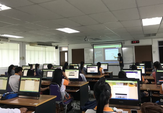 ภาพกิจกรรม นักศึกษาคณะวิทยาศาสตร์และเทคโนโลยี เข้าร่วมโครงการอบรมพัฒนาทักษะด้าน ICT Thailand 4.0 และกิจกรรมอบรมเชิงปฏิบัติการด้าน ICT Thailand 4.0 หลักสูตรฝึกอบรม Google Forms และ Google Sheets