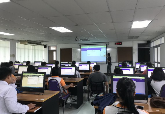 ภาพกิจกรรม นักศึกษาคณะวิทยาศาสตร์และเทคโนโลยี เข้าร่วมโครงการอบรมพัฒนาทักษะด้าน ICT Thailand 4.0 และกิจกรรมอบรมเชิงปฏิบัติการด้าน ICT Thailand 4.0 หลักสูตรฝึกอบรม Google Forms และ Google Sheets