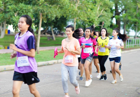 ภาพกิจกรรม คณะวิทยาศาสตร์และเทคโนโลยี เข้าร่วมกิจกรรม KPRU So Fun Run Say No Foam งานเดินวิ่งเพื่อสุขภาพ รักสุขภาพ เลิกใช้โฟม