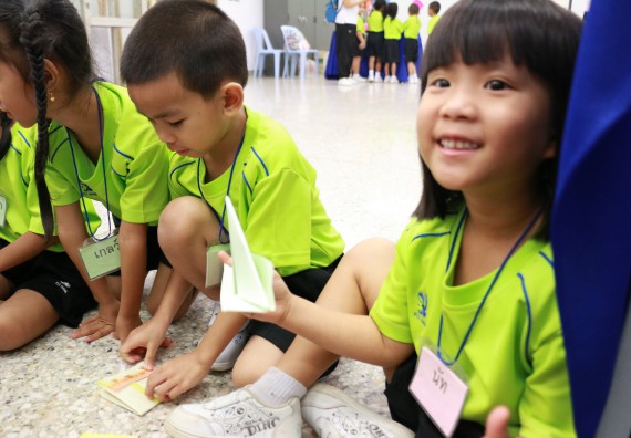 ภาพกิจกรรม คณะวิทยาศาสตร์และเทคโนโลยี จัดค่ายวิทยาศาสตร์โรงเรียนสาธิตฯ อนุบาล