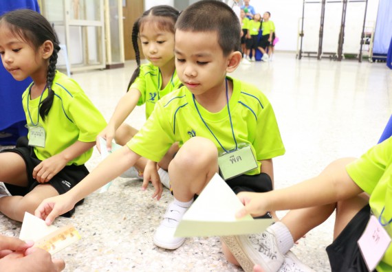 ภาพกิจกรรม คณะวิทยาศาสตร์และเทคโนโลยี จัดค่ายวิทยาศาสตร์โรงเรียนสาธิตฯ อนุบาล