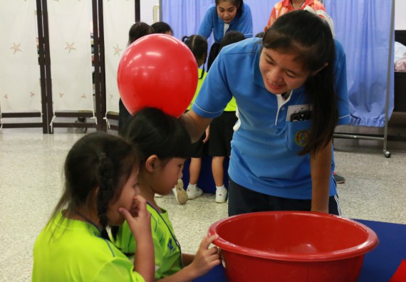 ภาพกิจกรรม คณะวิทยาศาสตร์และเทคโนโลยี จัดค่ายวิทยาศาสตร์โรงเรียนสาธิตฯ อนุบาล