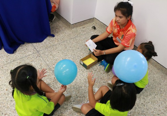 ภาพกิจกรรม คณะวิทยาศาสตร์และเทคโนโลยี จัดค่ายวิทยาศาสตร์โรงเรียนสาธิตฯ อนุบาล