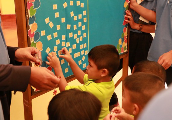 ภาพกิจกรรม คณะวิทยาศาสตร์และเทคโนโลยี จัดค่ายวิทยาศาสตร์โรงเรียนสาธิตฯ อนุบาล