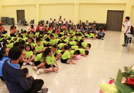 ภาพกิจกรรม คณะวิทยาศาสตร์และเทคโนโลยี จัดค่ายวิทยาศาสตร์โรงเรียนสาธิตฯ อนุบาล